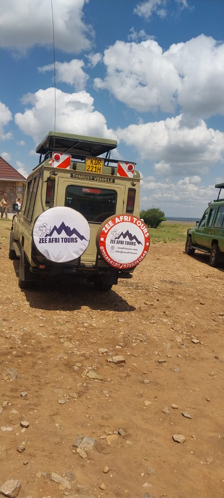 Kenya Safari Tours jeep in Masai Mara